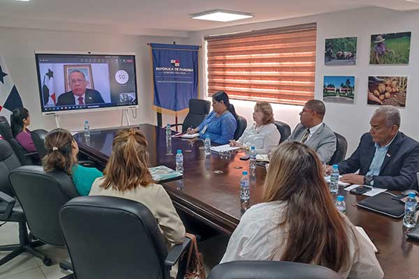Panamá fortalece lazos con Grupo Español Albacora sobre pesca sostenible