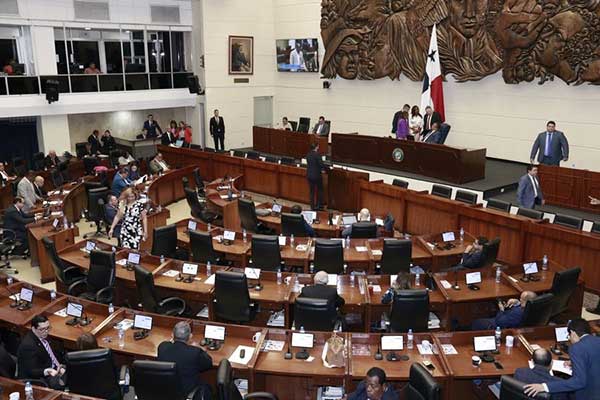 Avanza discusión de la lectura de iniciativa que reforma regulación en la ley de medicamentos