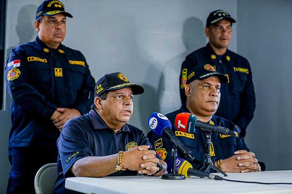 “Camisas Rojas” declaran 100% extinguido incendio en Cerro Patacón