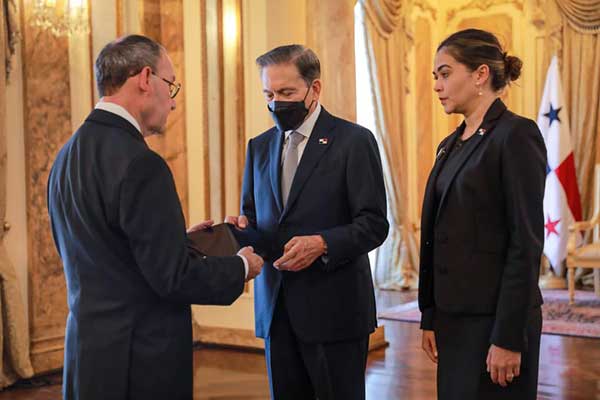 Embajadores de 16 países presentan cartas credenciales ante el presidente Cortizo