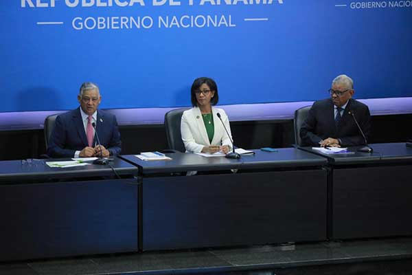 Gobierno anuncia que factura de energía de clientes reflejará rebaja, tras multa de B/.6 millones impuesta a EDEMET y EDECHI