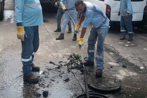 Programa Brigada para la Acción atiende roturas y despeja obstrucción de redes sanitarias