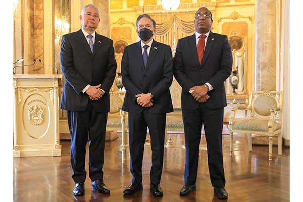 Caraballo toma posesión como Procurador General de la Nación