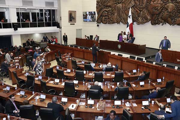 Iniciativas relacionadas con la salud pública, la historia y la cultura del país ya son Ley de la República