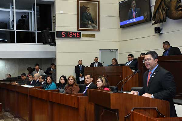 Ministro Tejada presenta al Parlamento nuevo Código Procesal Contencioso Administrativo