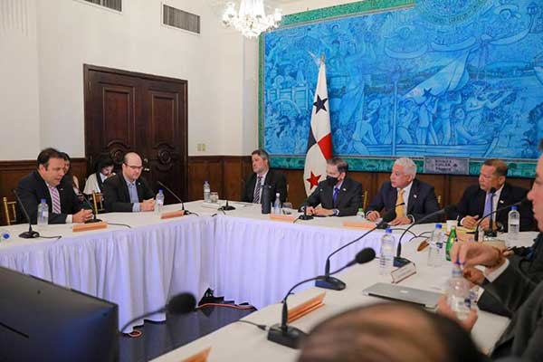 Presidente Cortizo se reúne con representantes del Sector logístico privado