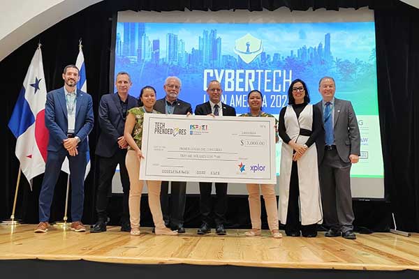 Emprendimiento Bee Houses gana Concurso Techprendedores