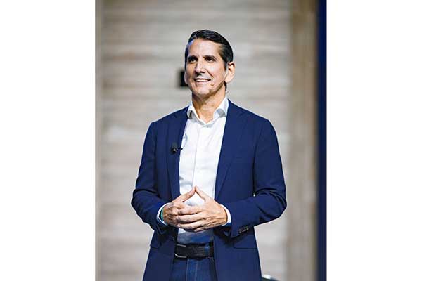 Roux prevé crear nuevas oportunidades con plan de Trabajo Garantizado, Formación en Inteligencia Artificial y Emprendimiento