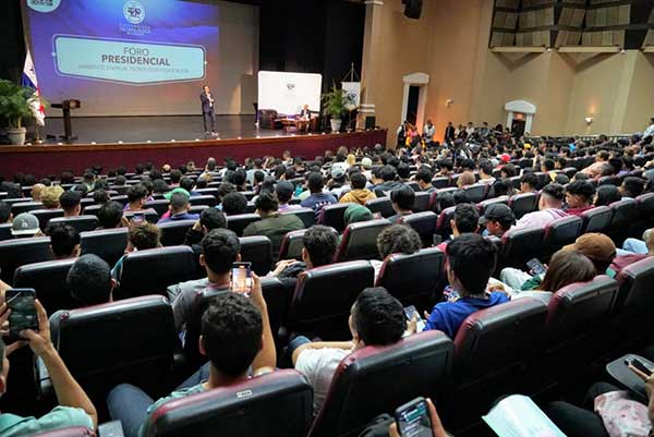 Servicio de energía eléctrica es un desastre, reitera Torrijos