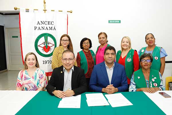 ANCEC y Roche Panamá buscan garantizar atención médica a pacientes con cáncer