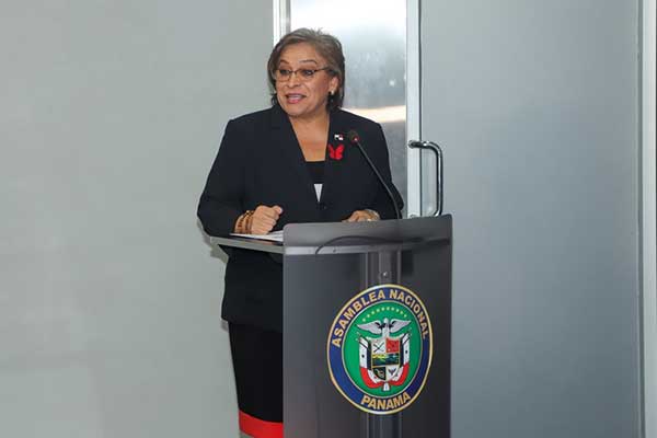 Analizan en Subcomisión de la Mujer iniciativa sobre lactancia materna