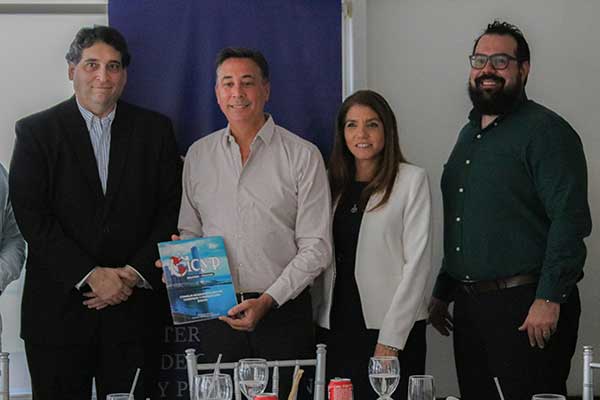 Arrocha presenta propuesta para revitalizar el comercio panameño