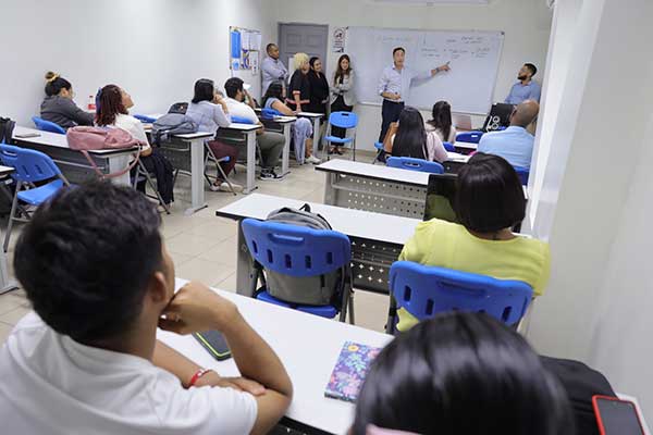 Arrocha promueve innovación y fortalecimiento en la educación técnica de Panamá