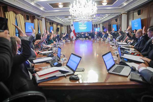 Autorizan presentación de proyectos sobre formación dual y la extensión de entrada en vigencia de la Ley 409 de 2023