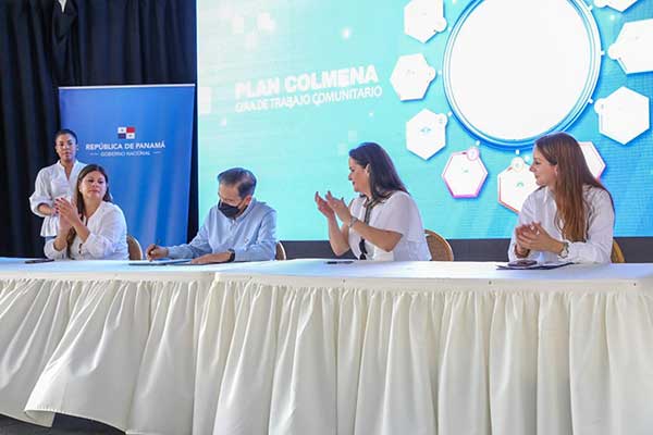 Cortizo sanciona ley que crea el Sistema Nacional de Cuidado de Personas