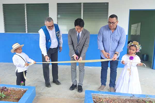 Escuela San Miguel Arriba estrena modernas aulas de clases