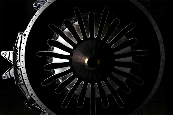 GE Aerospace se convierte en empresa pública independiente con categoría de inversión, tras escisión de GE Vernova