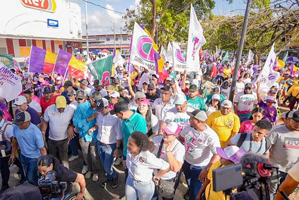 “Llevaremos un verdadero cambio a los colonenses con desarrollo y trabajo”, afirma Roux