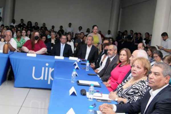 Mediante pacto, candidatos presidenciales se comprometen en reforzar sistema de salud del país