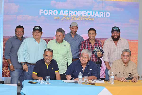 Mulino firma acuerdo con sector agropecuario en Tierras Altas
