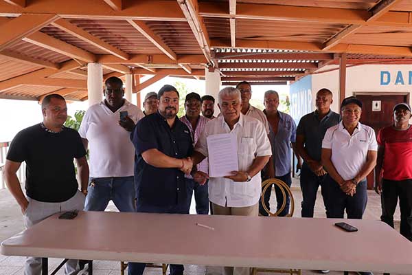 Gremios pesqueros se reúnen con Mulino y expresan “respaldo” a su candidatura