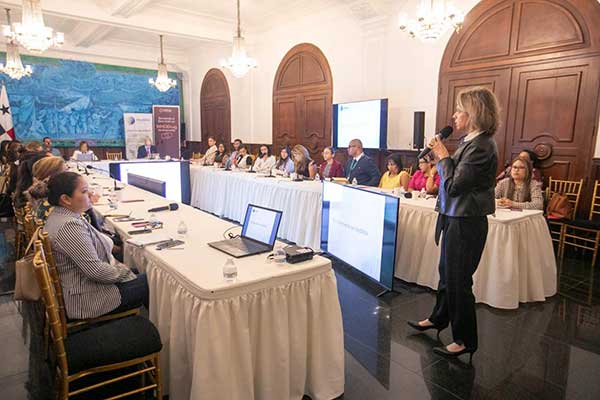 Panamá fortalece sistema de farmacovigilancia con su integración a herramientas internacionales