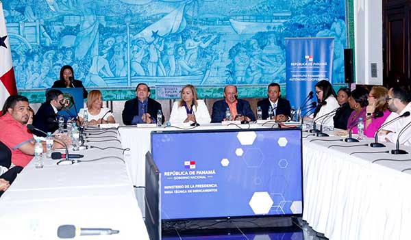 Propietarios de pequeñas farmacias se organizan en cooperativa