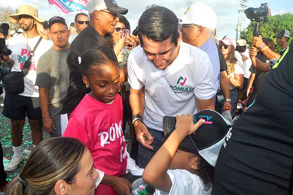 Roux anuncia proyecto de gran impacto económico y social para el Este de la capital: la Cinta del Este