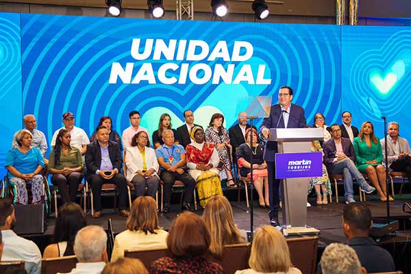 Torrijos se compromete a resolver problemas del país en tres años y que pueblo defina en consulta popular si ha cumplido