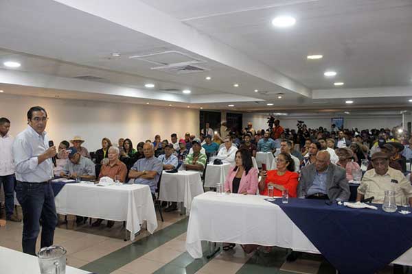 Torrijos suma respaldo de más de 40 organizaciones sindicales