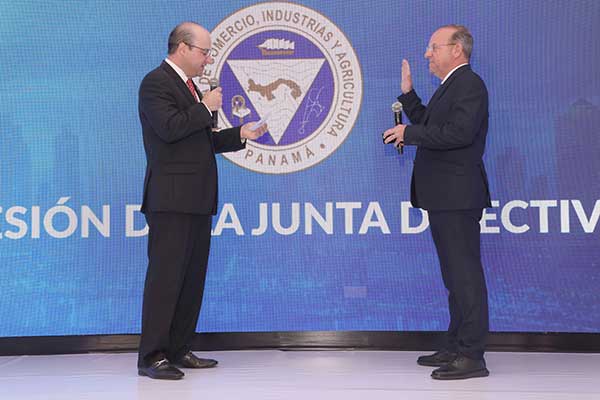 Juan A. Arias tomó posesión como presidente de la Cámara de Comercio de Panamá.