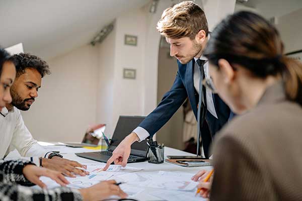 Estudio: 6 de cada 10 panameños pensó en renunciar a su empleo por mala relación con su jefe, cada vez son más