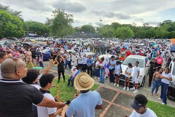 Panamá: realizan exitosa Caravana en Defensa de la Familia