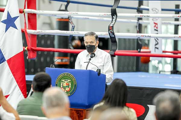 Cortizo entrega el Centro de Entrenamiento de Boxeo ‘Tierra de Campeones’