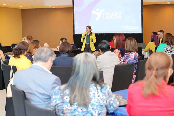 Directores regionales del MEDUCA presentan informe de gestión