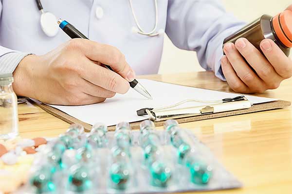 Farmacéuticos esperan que nuevas autoridades den prioridad al abastecimiento de medicamentos en el país