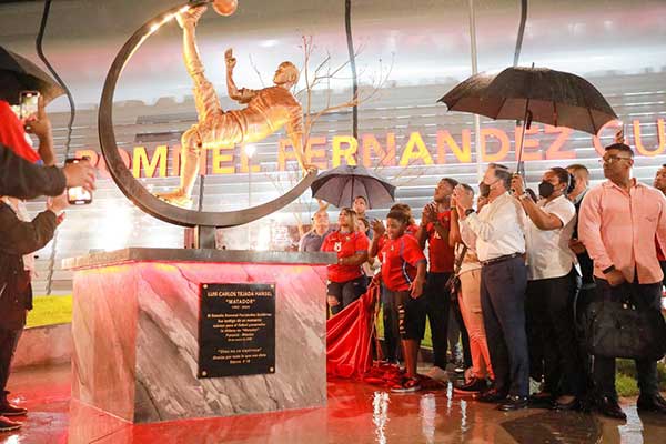 Gobierno entrega obras de remodelación y reinaugura el nuevo Estadio Rommel Fernández