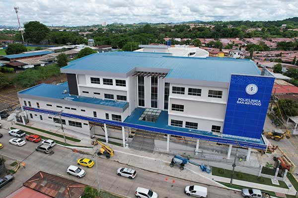 Cortizo inaugura Policlínica de San Antonio, para atención de más de 100 mil asegurados
