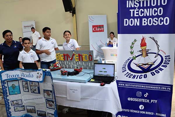 Inicia primera de las Olimpiadas Regionales de Robótica en Panamá