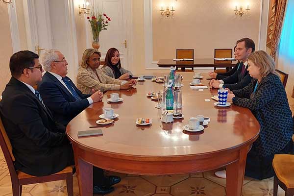 Panamá y Rusia firman acuerdo de cooperación sanitaria