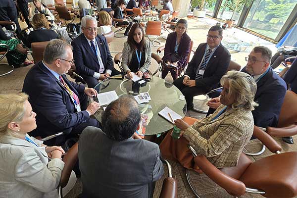 Delegación panameña aborda tema migratorio ante la OMS