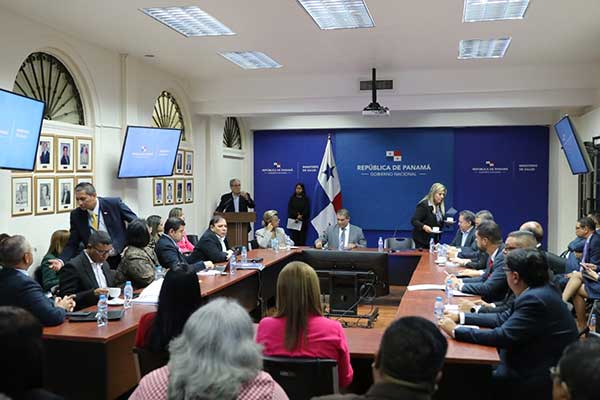 Proceso de transición en el MINSA valora situación actual del sistema sanitario nacional