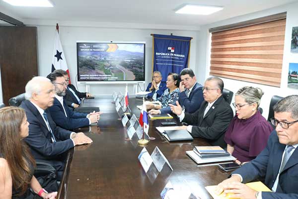 Valderrama y Linares se reúnen para proceso de transición en el MIDA