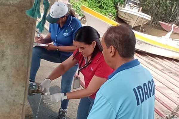 MINSA verifica calidad del agua repartida a la población en Chitré