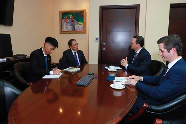 Embajador de Singapur realiza visita de cortesía al MICI