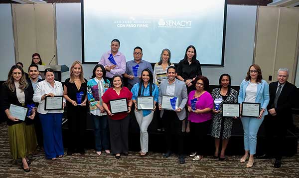 Senacyt premia a ganadores de cuarta edición del Concurso Nacional de Periodismo Científico 2024