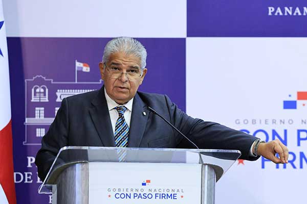 Presidente instruye al MINSA a denunciar compra de perforadoras