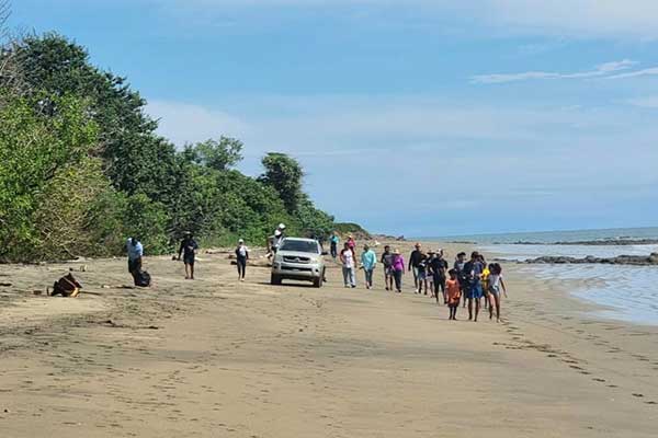 MINSA realiza limpieza de playas en Pedasí