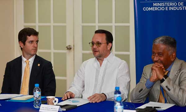 Avanza agenda para transformar al país en un hub para la industria de semiconductores y microelectrónica