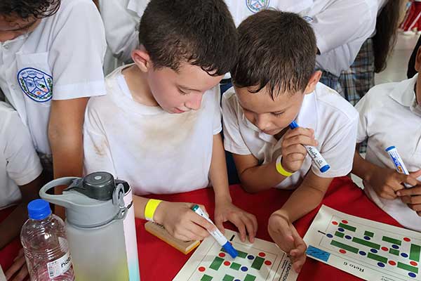 Matemáticas y Diversión en el Primer Carnaval de Matemáticas en Darién